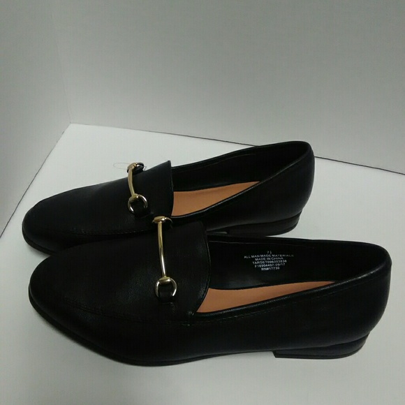 Shoes - Picture 2 of 4